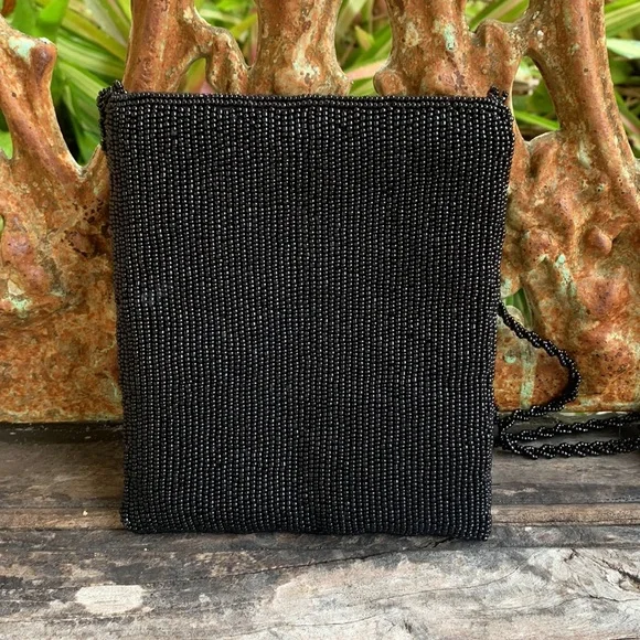 SOLD!!!🌺🌺🌺Beaded Hibiscus Bag 🌺 - Picture 5 of 7